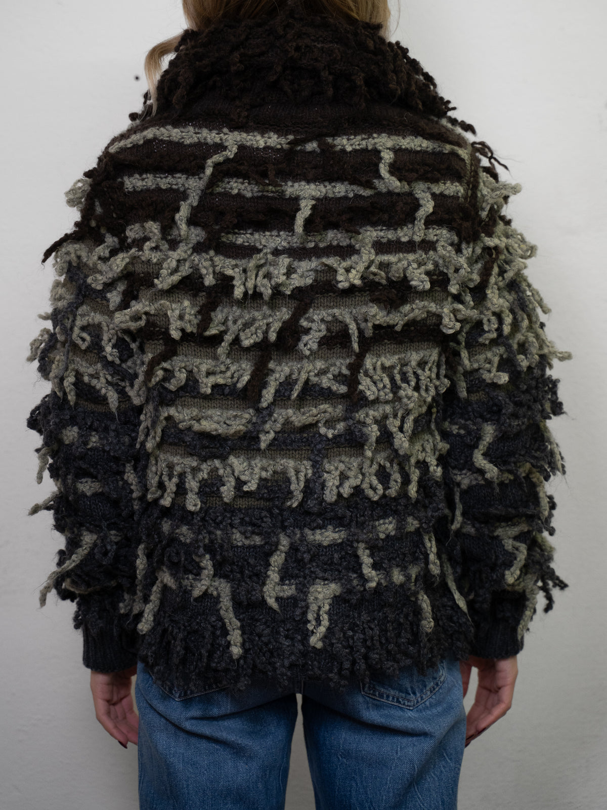 LOOSE KNIT SWEATER
