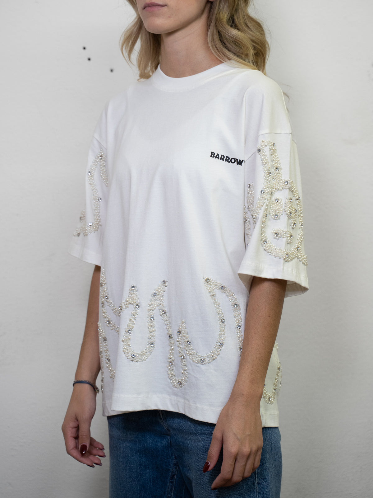 EMBROIDED STONES TEE