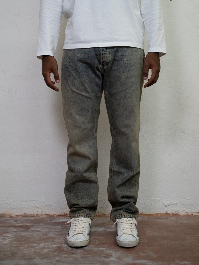 STRAIGHT LEG DENIM