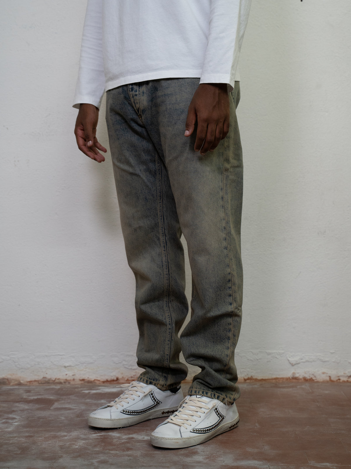 STRAIGHT LEG DENIM