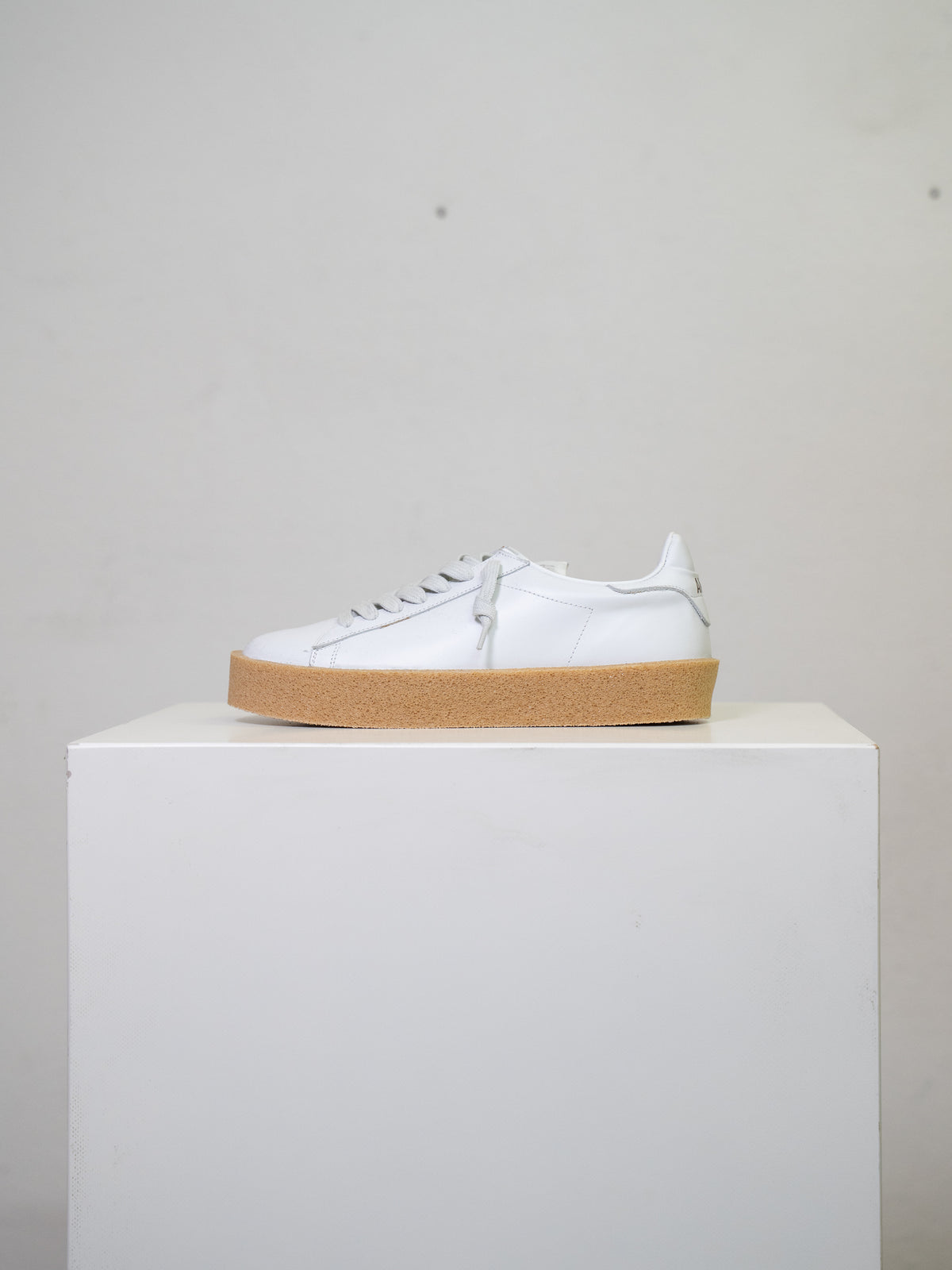 LEATHER SNEAKER