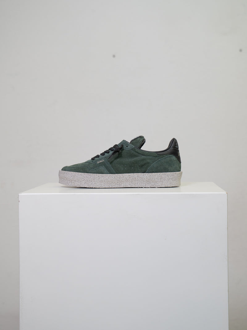 SUEDE SNEAKER