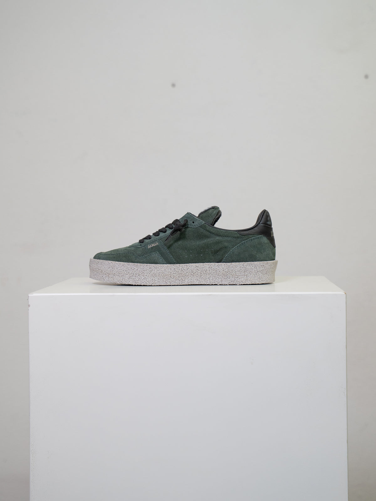 SUEDE SNEAKER