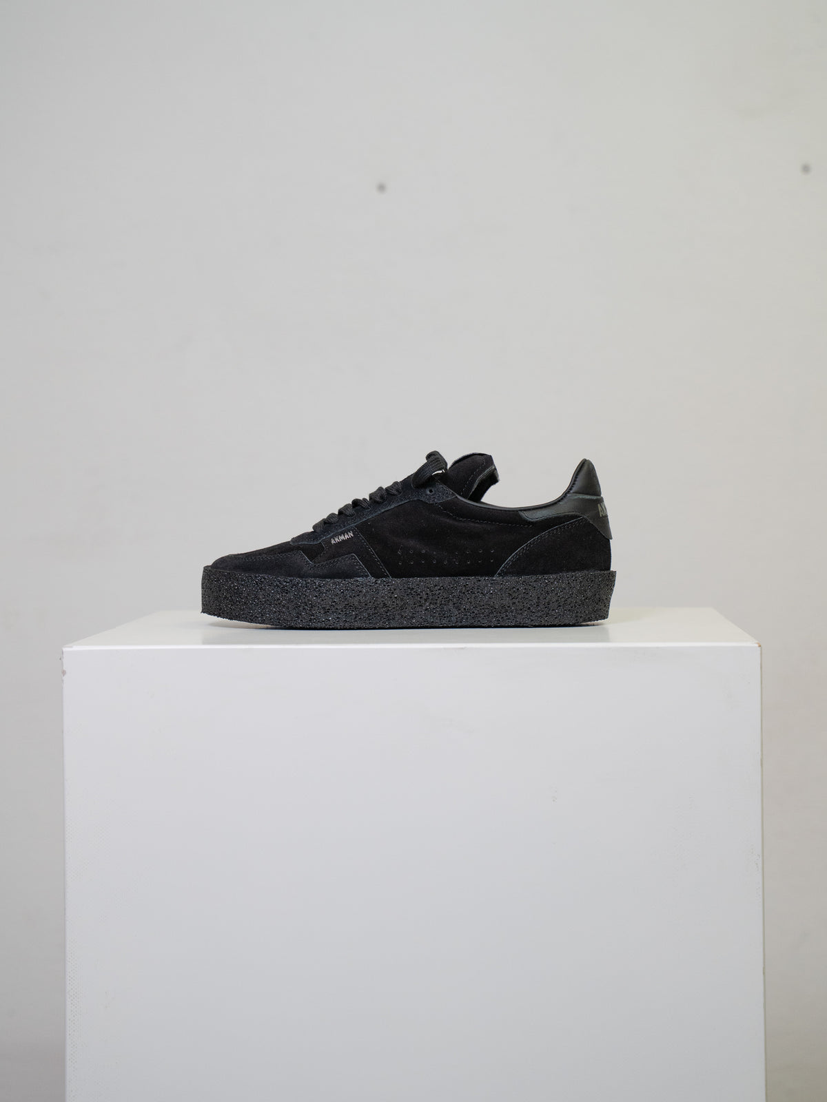 SUEDE SNEAKER