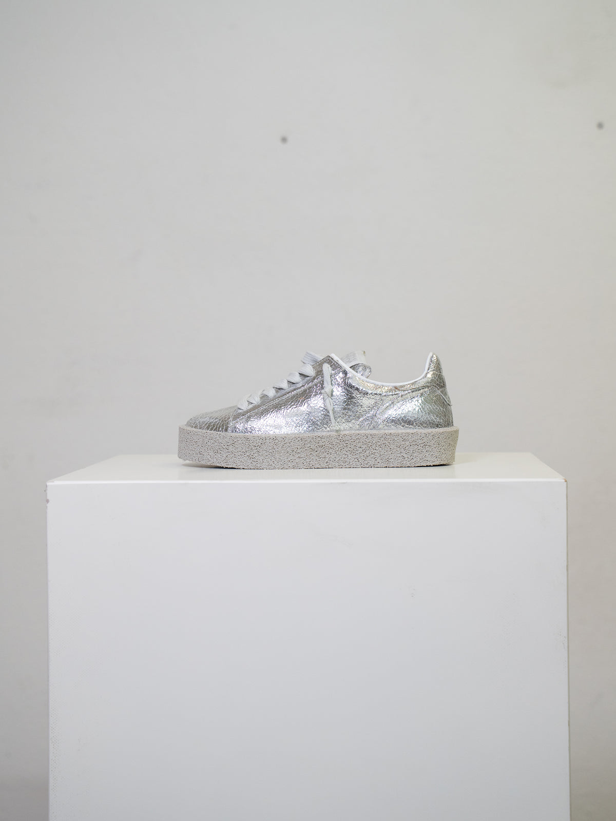 LEATHER SNEAKER