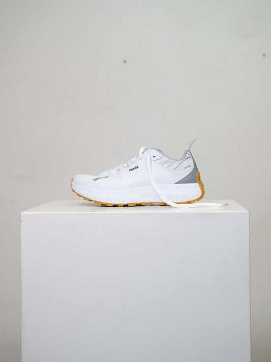 WHITE GUM SNEAKER