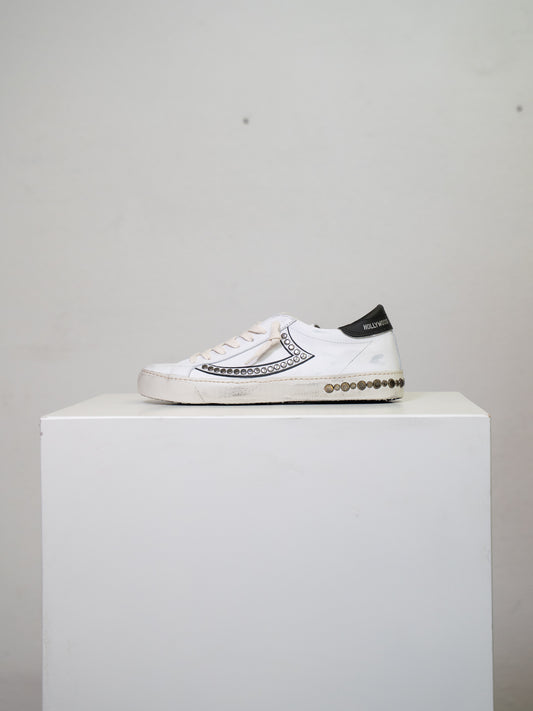 STUDDED LOW SNEAKER