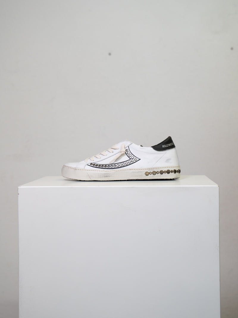 STUDDED LOW SNEAKER