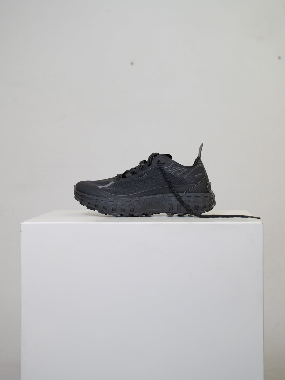 STEALTH SNEAKER