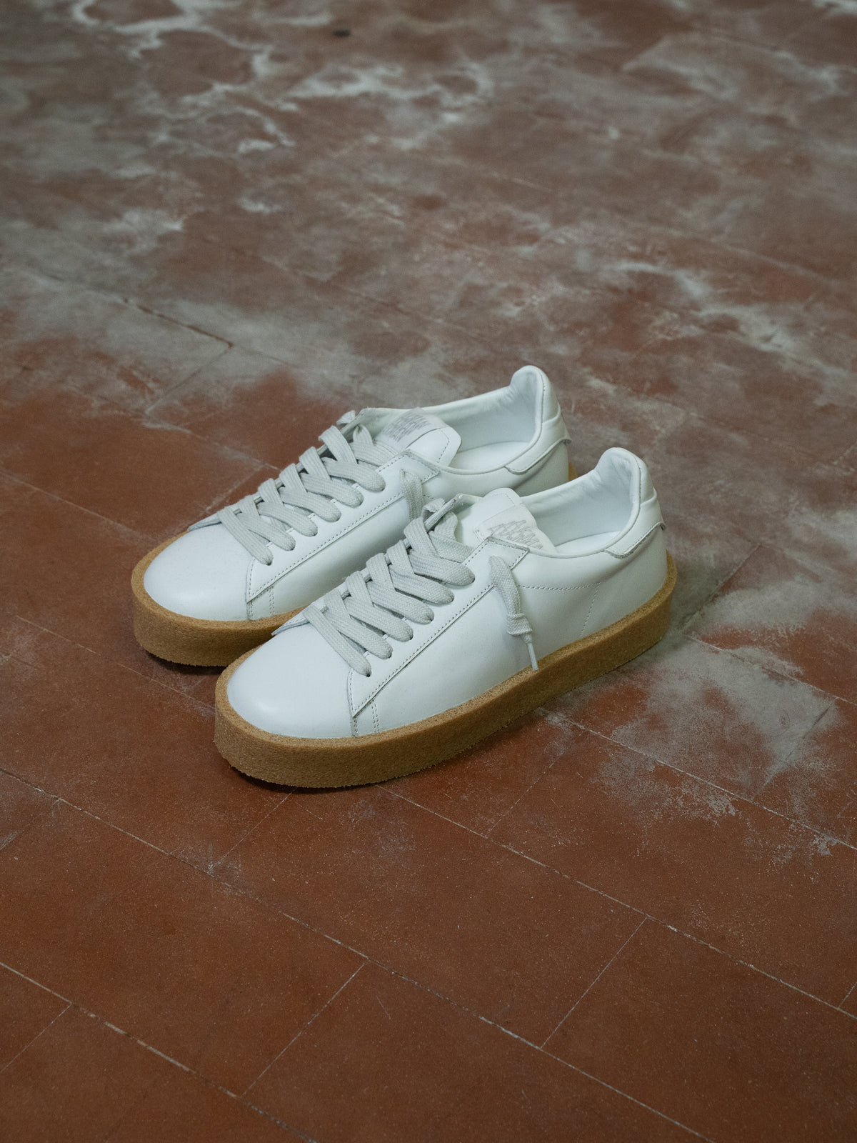 LEATHER SNEAKER