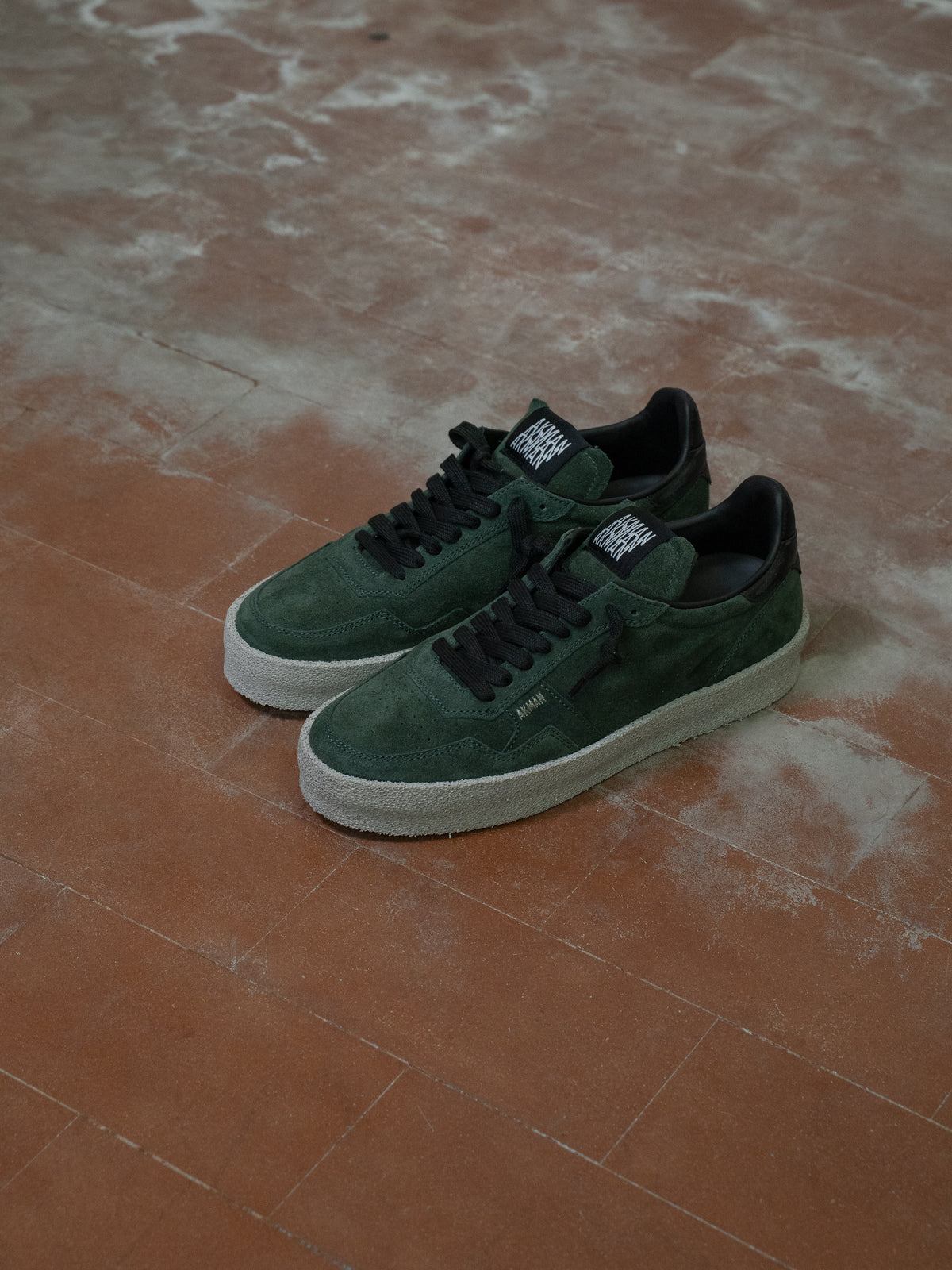 SUEDE SNEAKER