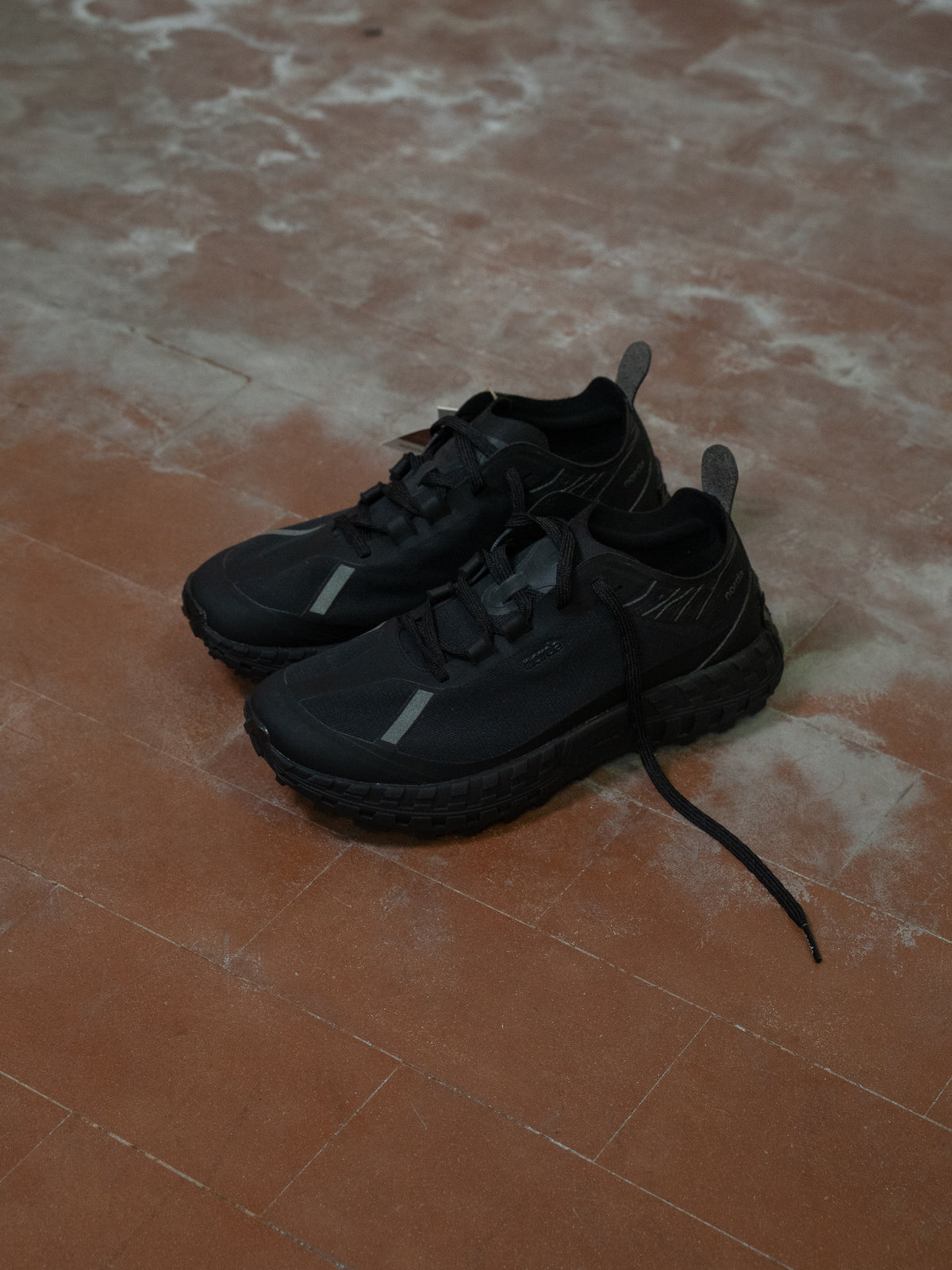 STEALTH SNEAKER