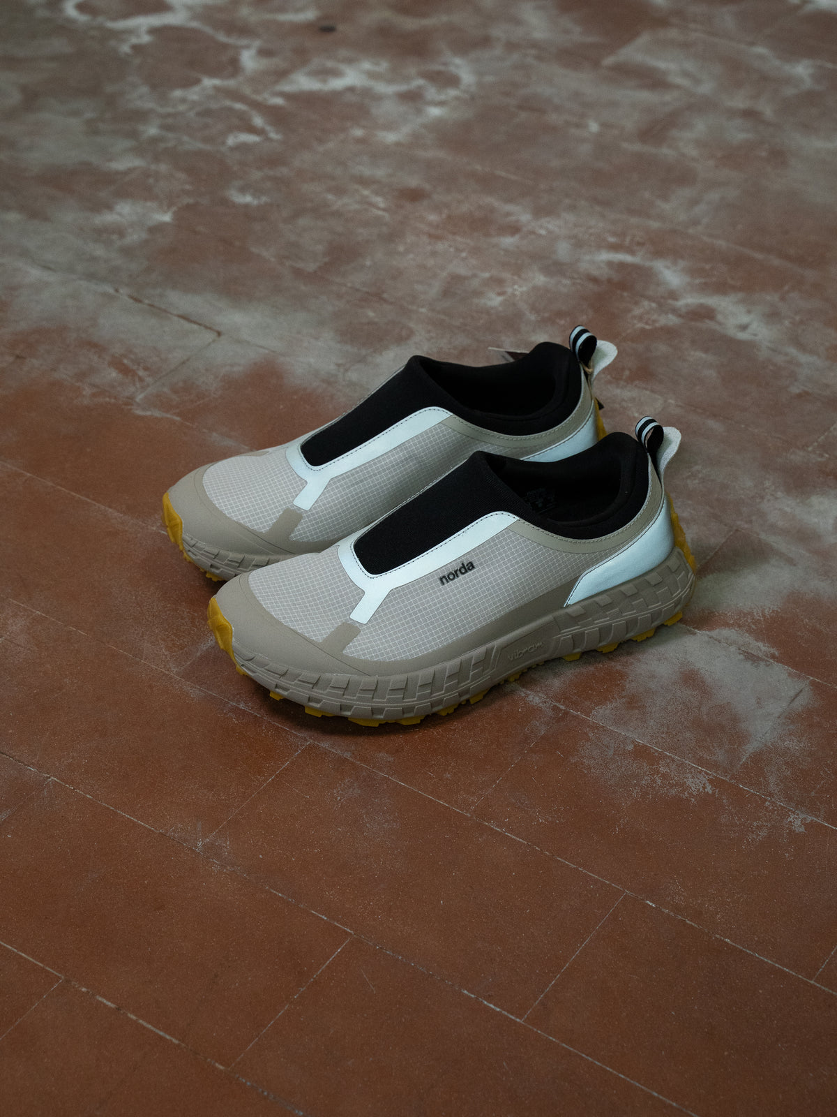 CINDER SNEAKER