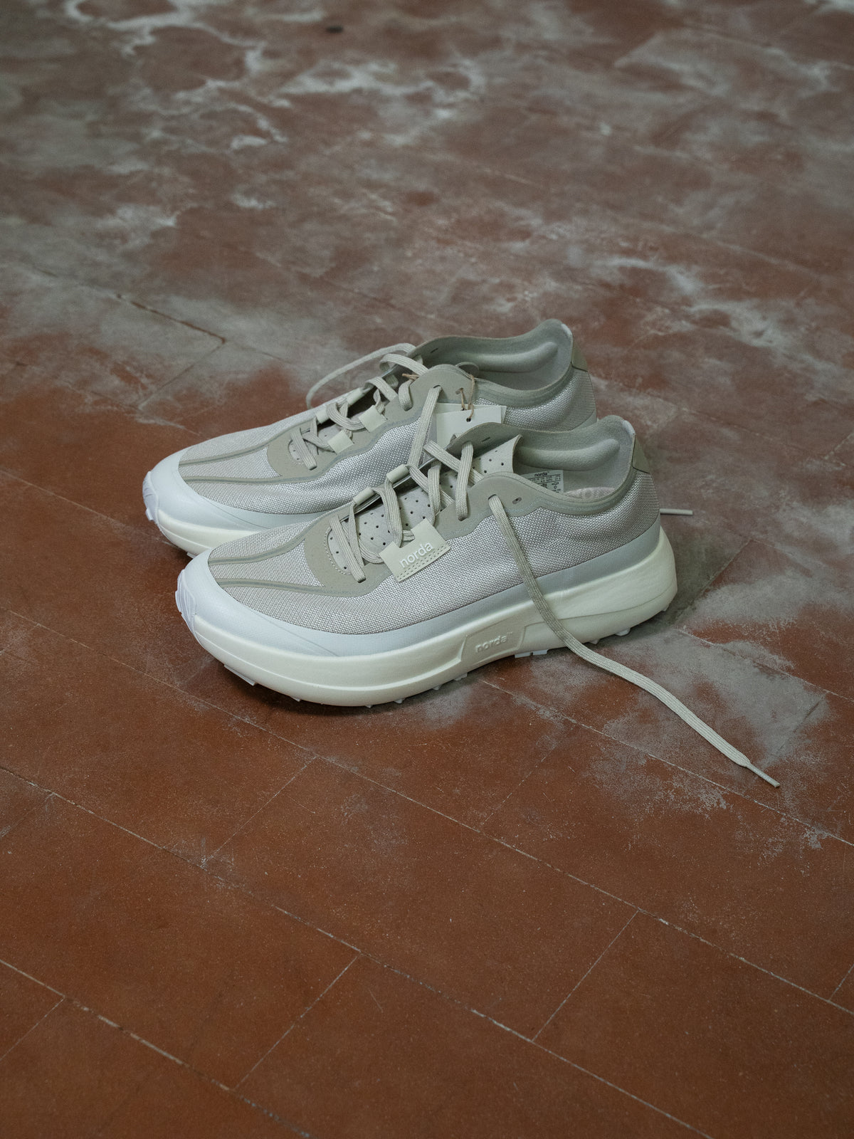 NEVE SNEAKER