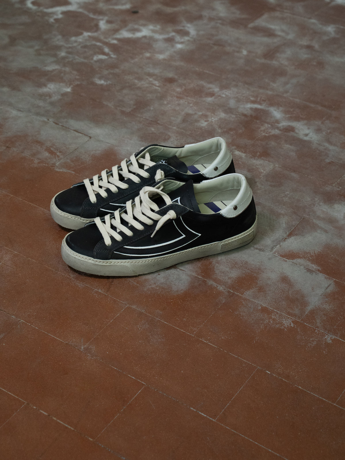 VIPER LOW SNEAKER