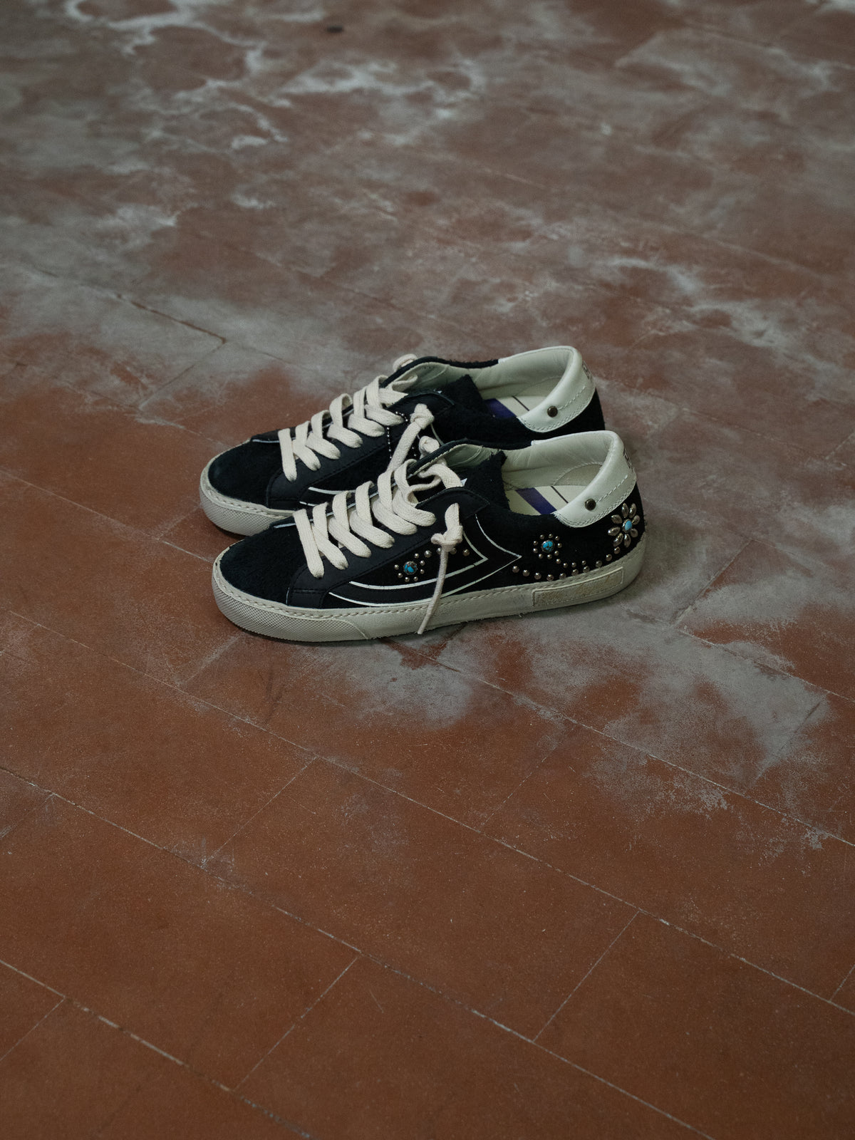 FLOWERS STUDDED LOW SNEAKER